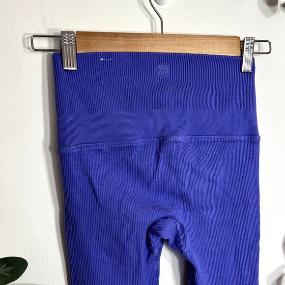 All in Motion Periwinkle Ribbed Leggings LAST CALL - Picture 3 of 6